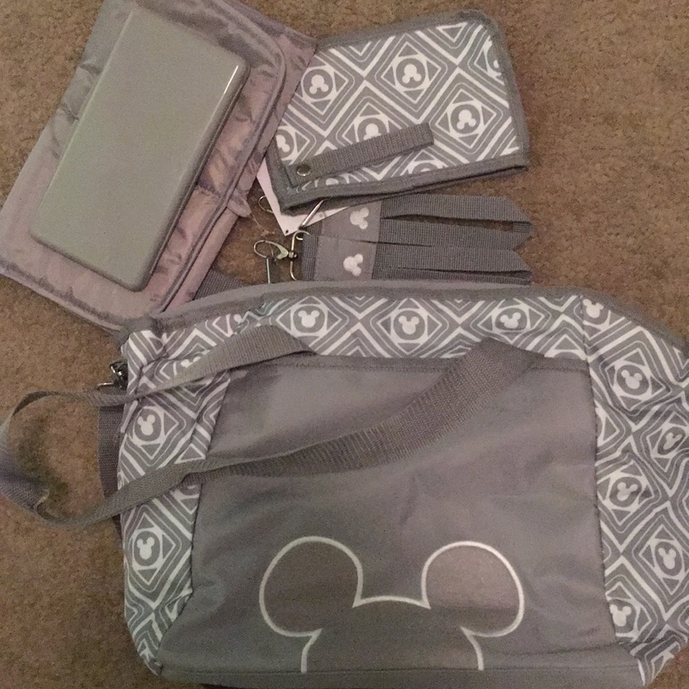 Disney Diaper Bag 5 in 1 Set Gray Diaper Tote NWT